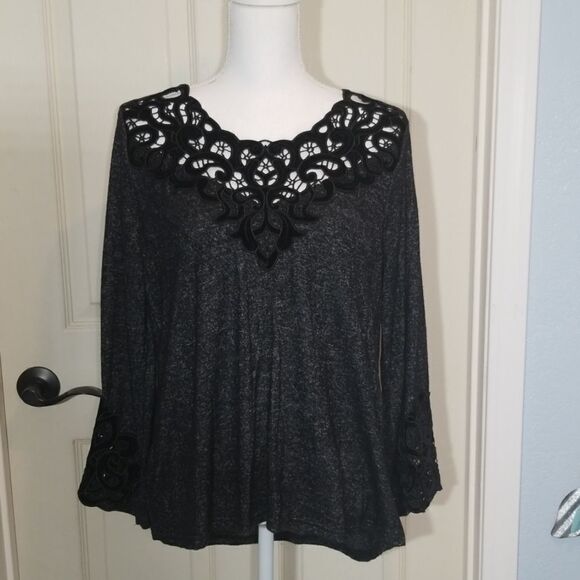 Passport, L/S Lace Detail Super Soft Top, NWT - Picture 2 of 8